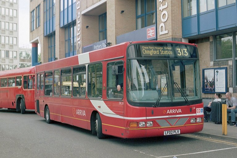 DWL24 at Potters Bar Stn, June 2006