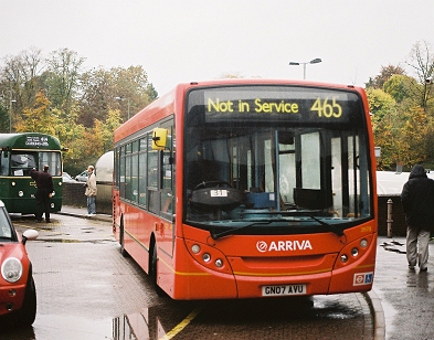 RF600 on 414 at Redhill Bus Stn.