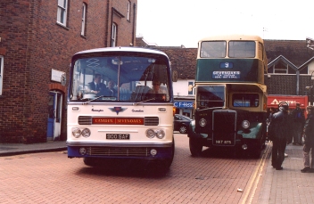 Camden Coaches 900SAF at Sevenoaks.