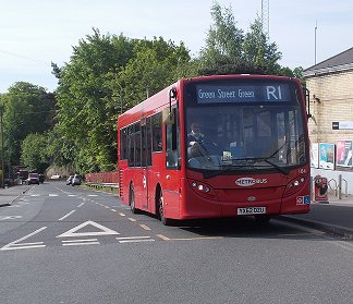 184 on R1 at Orpington Stn