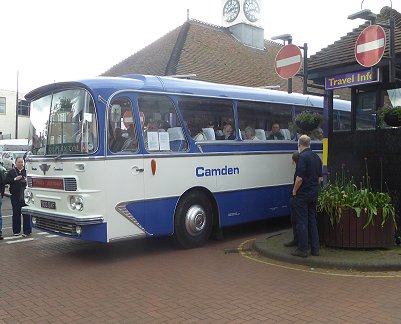 900SAF on 68 at Sevenoaks Bus Stn