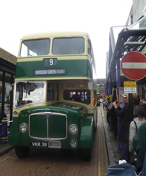 DL39 on 9 at Sevenoaks Bus Stn