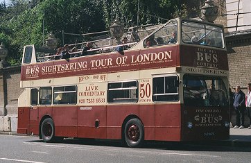 Big Bus DMS2447, Buckingham Palace, April 2002