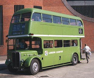 RT604 at Redhill Bus Stn