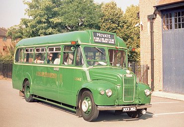 Reigate staff bus: GS62