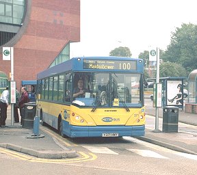 Metrobus 371 at Redhill Bus Stn