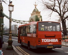 DT45, Hammersmith Bridge, October 1997
