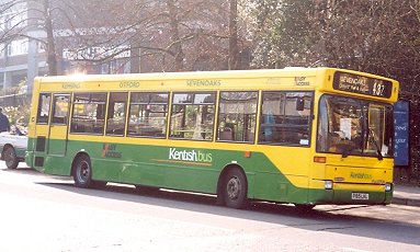 AKT3185 at Sevenoaks Stn on 432, March 2000