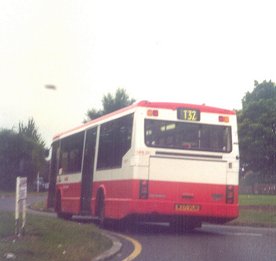 DML371 on T32, New Addington, July 2000