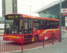 DMS331 on D8, Stratford, August 2000
