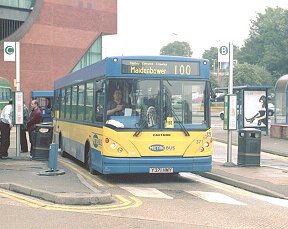 Nimbus 371 on 100 at Redhill, Sept 2006