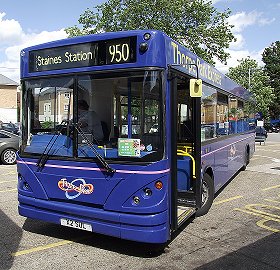 DN1 on 950 at Staines Stn, May 22nd, 2011