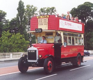 D142 on Kingston Bridge, June 2001