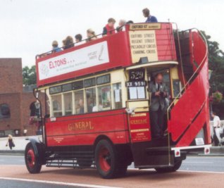 D142 on Kingston Bridge, June 2001