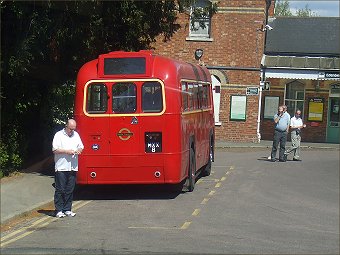 RF366 at Edenbridge Town Stn.
