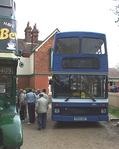 824 at Kingscote Station.
