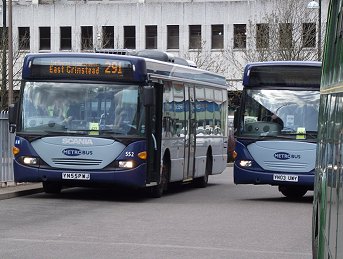 Scanias 552,532 at Crawley