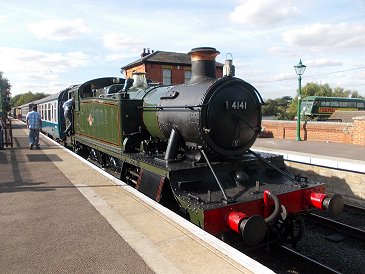 4141 at North Weald Station