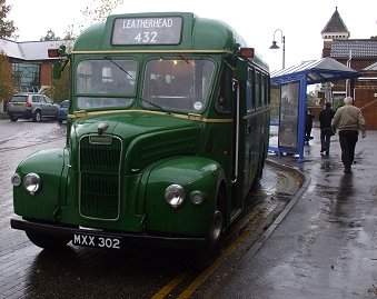 GS2 at Leatherhead Stn, Oct.2008
