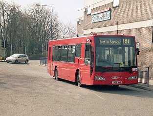Metrobus OmniTown 623 at Grove Park