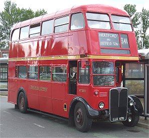 RT3871 at Hatfield Station.