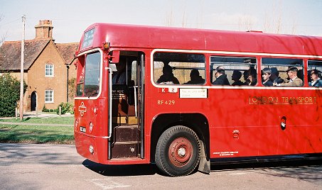 RF429 turns at Downside Common.