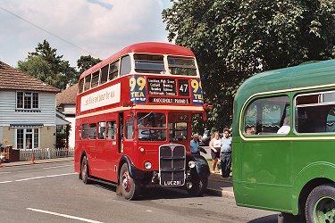 RT2043 behind GS32 at Three Horseshoes