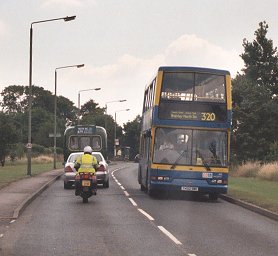 Metrobus 402 on 320, Leaves Green