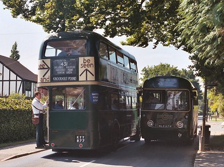 RT3148 passes RF679 on 431, Knockholt Pound