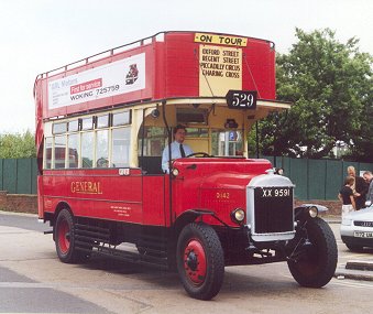 D142, Hampton Court Stn