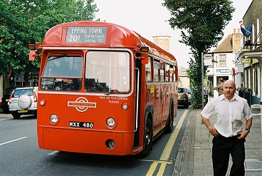 RF503 pauses in Epping