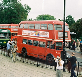 RT1206 at Loughton Station