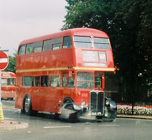 RT3871 enters Loughton Station
