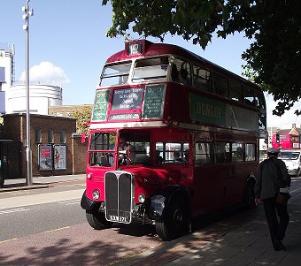 RT3062 on 167 at Barkingside High Street
