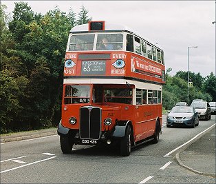 STL2377 arrives at Chessington