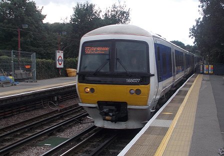 165027 at Amersham Station