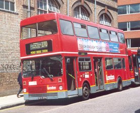 M177 at Putney Bridge Station, June 2000