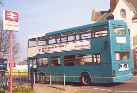 M520 at Sevenoaks Stn, March 2000