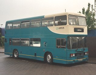 5889 at Watford Junction, May04