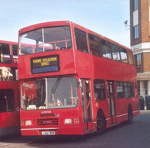 L352 at Surbiton, October 2006