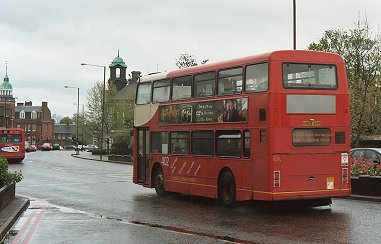 M&D5908 in Bromley, April 2003