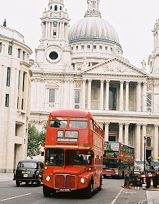 RM2089 on Ludgate Hill, Oct.2007