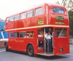 RM613, Epping Station