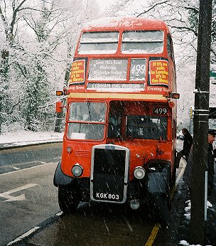 RTL139 in snow, Weybridge Stn, April 2008