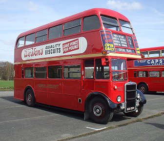 RTL326 at Wisley Airfield, April 2010