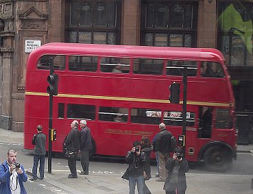 RT3871 on 22 at Piccadilly Circus