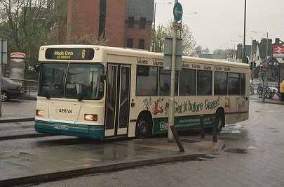 3152 on 6, Watford Junction, April 2004