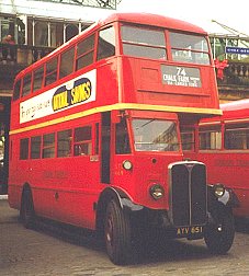 STL469, post-war red