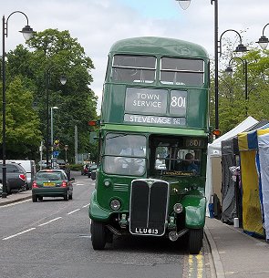 RT3254 on 801, Stevenage Old Town
