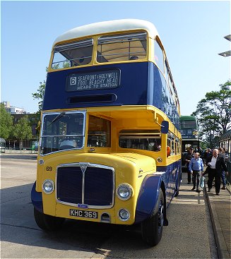 E69 on 390 at Stevenage Bus Station